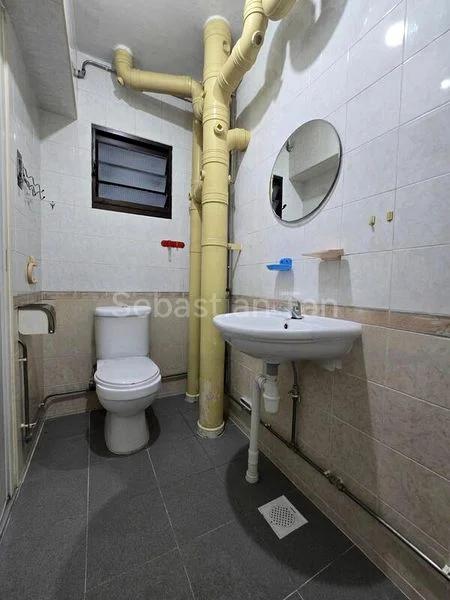 4 Room (4A) HDB for Rent in  670A Jurong West Street 65 - Image 2